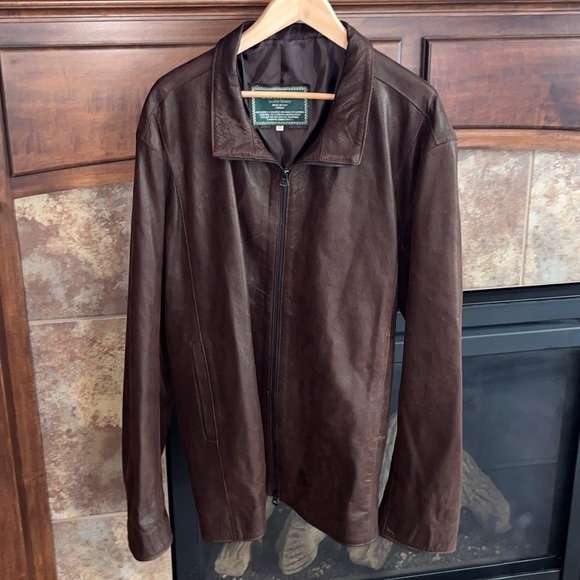 High quality brown pebbled leather zip up jacket made in Italy size 60 est 1X